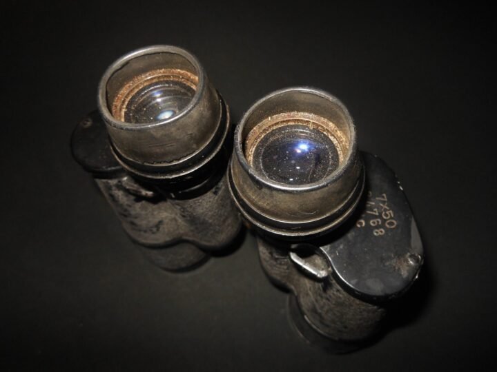 WW2 German Kriegsmarine – 7×50 CARL ZEISS GAS MASK BINOCULARS – VERY NICE! — image 9