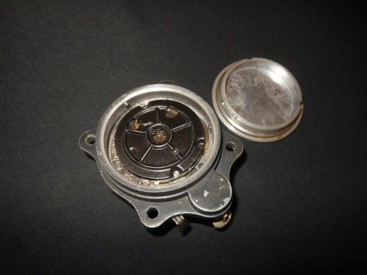 WW2 German Luftwaffe Borduhr – JUNGHANS COCKPIT CLOCK – 5th MODEL – VERY NICE! — image 6