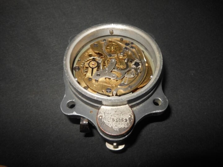 WW2 German Luftwaffe Borduhr – JUNGHANS COCKPIT CLOCK – 5th MODEL – VERY NICE! — image 10