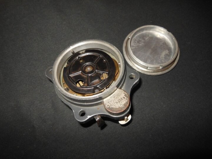 WW2 German Luftwaffe Borduhr – JUNGHANS COCKPIT CLOCK – 5th MODEL – VERY NICE! — image 6