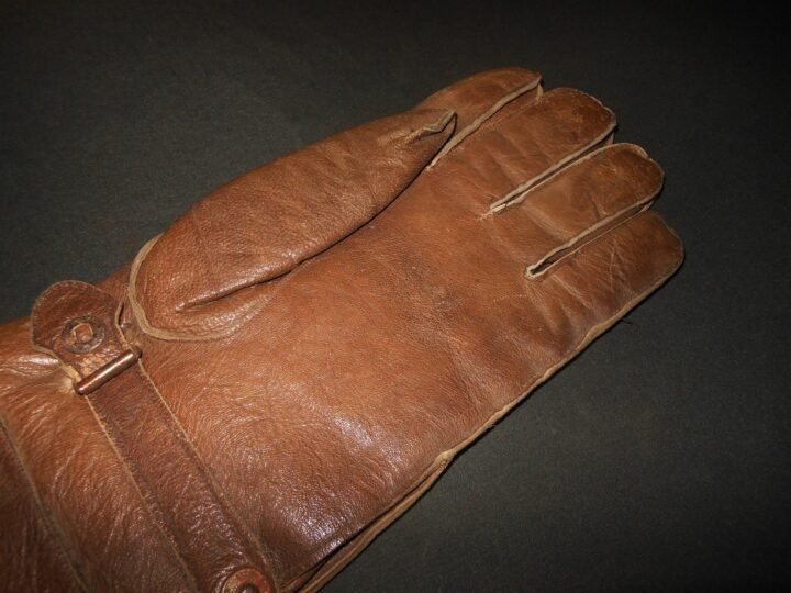 WW2 German Luftwaffe Fliegerhandschuhe – LEATHER PILOT GLOVES – GAUNTLET – NICE! — image 13