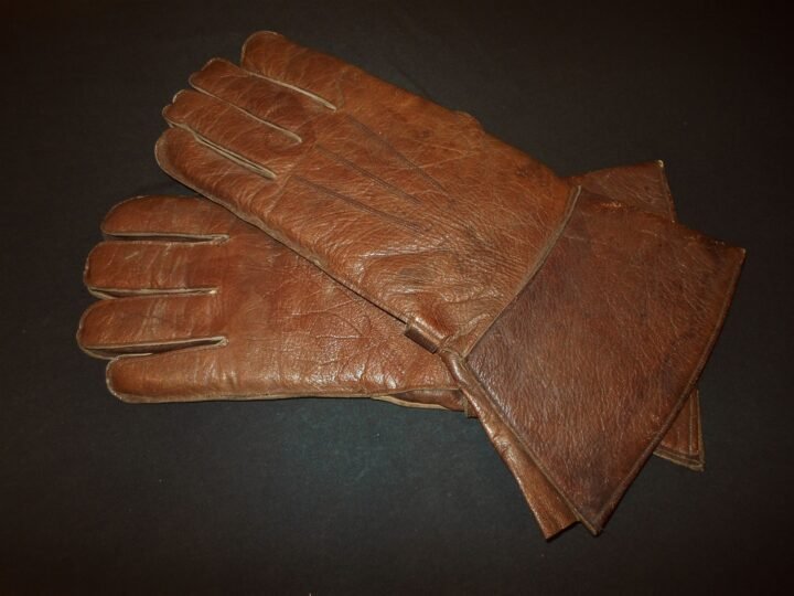 WW2 German Luftwaffe Fliegerhandschuhe – LEATHER PILOT GLOVES – GAUNTLET – NICE! — image 2