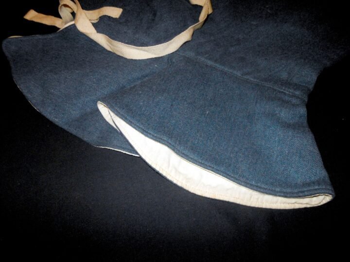 WW2 German Polizei Kopfhaube – BLUE-GREEN/ WHITE REVERSIBLE WINTER HOOD – NICE! — image 11