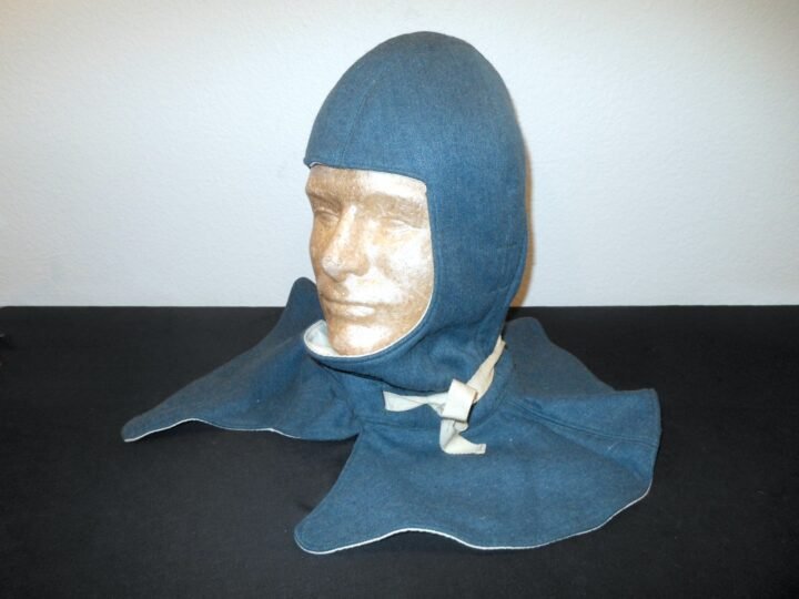 WW2 German Polizei Kopfhaube – BLUE-GREEN/ WHITE REVERSIBLE WINTER HOOD – NICE! — image 3