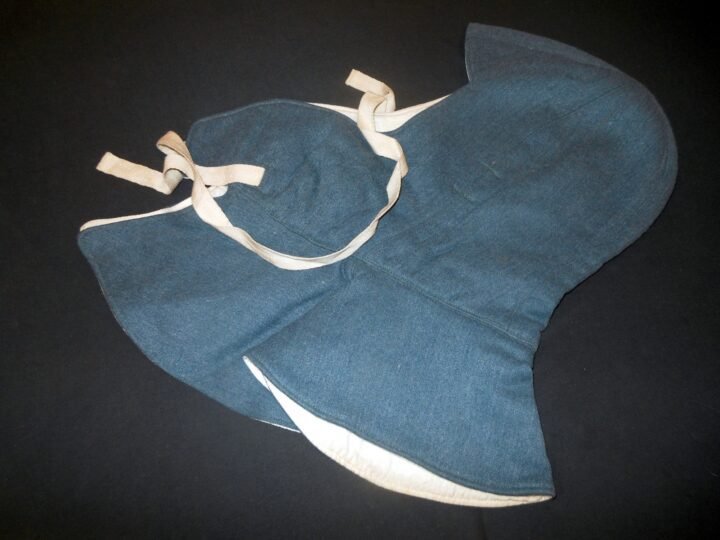 WW2 German Polizei Kopfhaube – BLUE-GREEN/ WHITE REVERSIBLE WINTER HOOD – NICE! — image 8