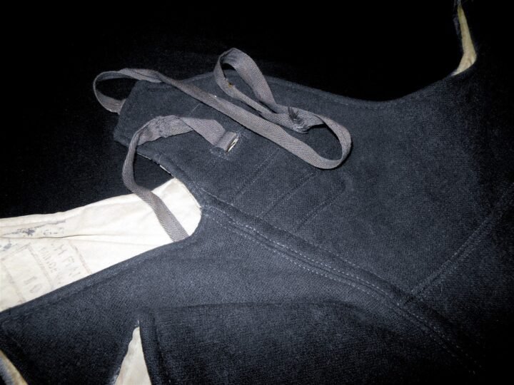 WW2 German Luftwaffe Kopfhaube – BLUE / WHITE REVERSIBLE WINTER HOOD – VERY NICE — image 11