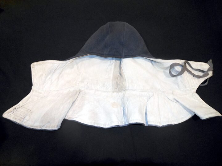WW2 German Luftwaffe Kopfhaube – BLUE / WHITE REVERSIBLE WINTER HOOD – VERY NICE — image 13