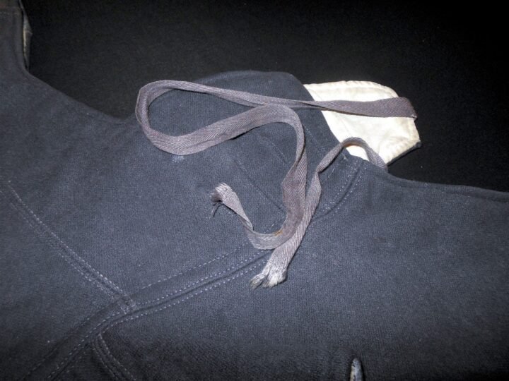 WW2 German Luftwaffe Kopfhaube – BLUE / WHITE REVERSIBLE WINTER HOOD – VERY NICE — image 6