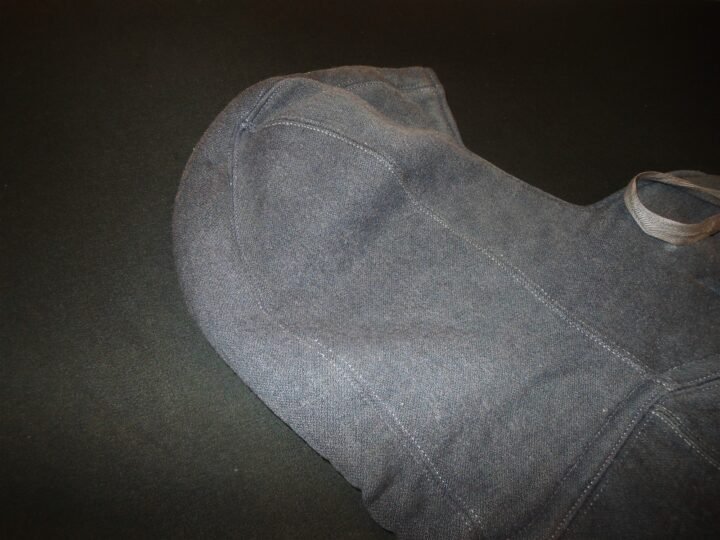 WW2 German Luftwaffe Kopfhaube – BLUE / WHITE REVERSIBLE WINTER HOOD – VERY NICE — image 8