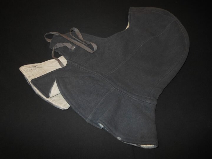 WW2 German Luftwaffe Kopfhaube – BLUE / WHITE REVERSIBLE WINTER HOOD – VERY NICE — image 9