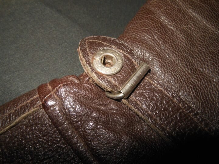 WW2 German Luftwaffe Fliegerhandschuhe – LEATHER TRIGGER MITTENS – NICE! — image 14