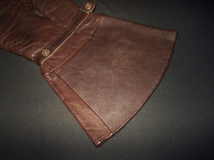 WW2 German Luftwaffe Fliegerhandschuhe – LEATHER TRIGGER MITTENS – NICE! — image 5