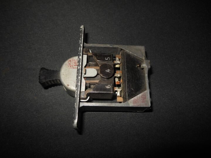 WW2 German Luftwaffe Kippumschalter – COCKPIT SWITCH – Me109 Fw190 Ju87 – NICE! — image 4