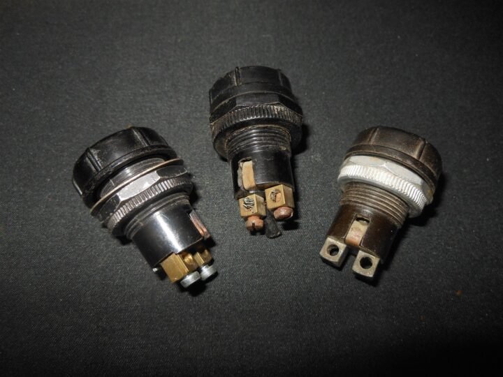 WW2 German Kontrolllampe – RED & BLUE FUEL WARNING LAMPS – Kubel Schwimm RSO — image 2