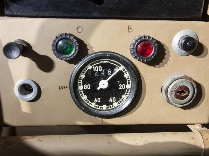 WW2 German Kontrolllampe – RED & BLUE FUEL WARNING LAMPS – Kubel Schwimm RSO — image 5