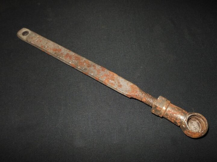 WW2 German Wehrmacht ZF1128 – AIMING PERISCOPE MOUNTING ARM- Hetzer StuG – RARE! — image 2