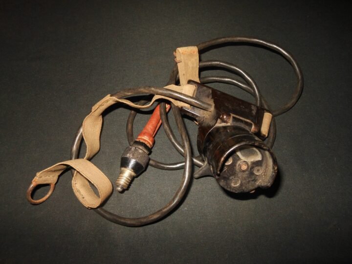 WW2 German Luftwaffe Aircraft Taschenlampe – NAVIGATOR HEAD LAMP – VERY RARE! — image 10