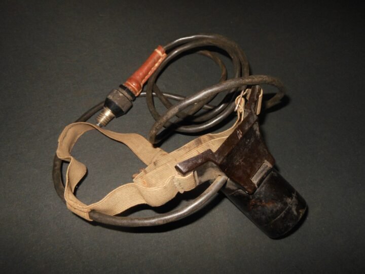 WW2 German Luftwaffe Aircraft Taschenlampe – NAVIGATOR HEAD LAMP – VERY RARE! — image 4
