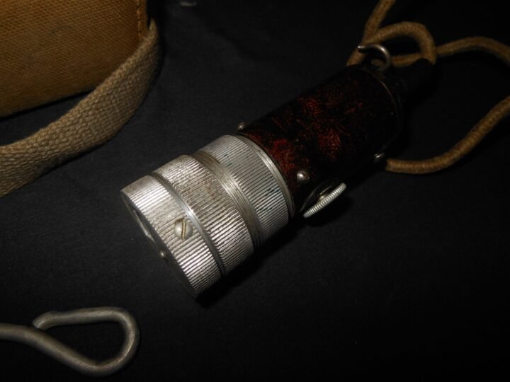 WW2 Imperial Japanese Army Kaichu Dento – HAND CRANK FLASHLIGHT – TANKS & CREW — image 3