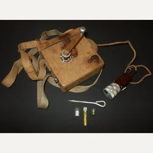 WW2 Imperial Japanese Army Kaichu Dento – HAND CRANK FLASHLIGHT …