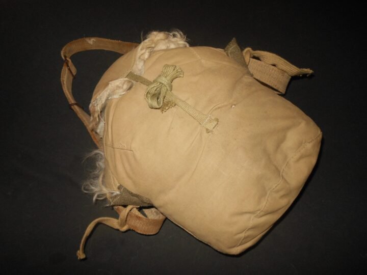 WW2 Imperial Japanese Army – MODEL 1934 FIELD CANTEEN – w/ WINTER COVER – RARE! — image 2