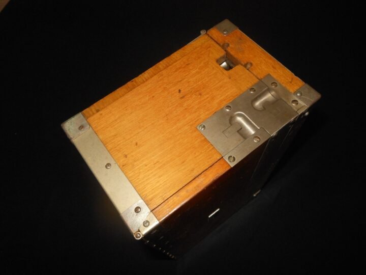 WW2 Imperial Japanese Army – TYPE 92 FIELD / TRENCH PHONE & LEATHER CASE – RARE! — image 14