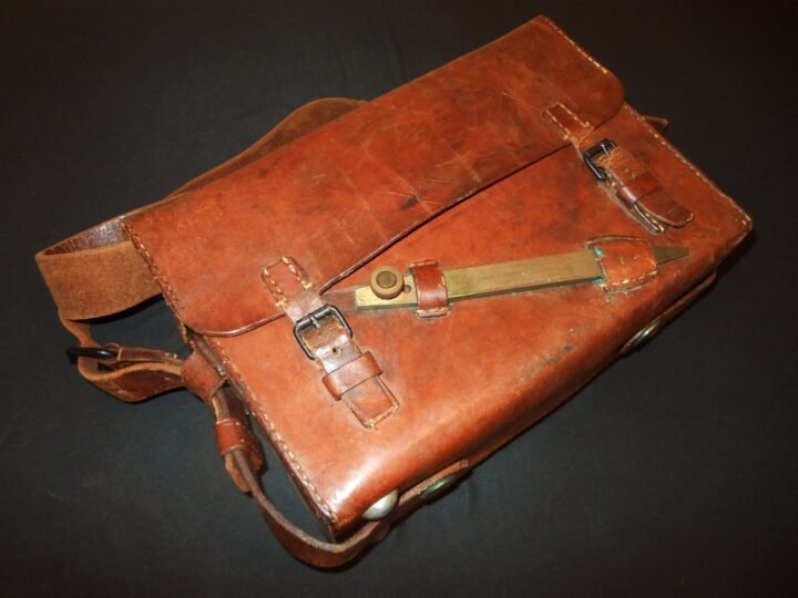 WW2 Imperial Japanese Army – TYPE 92 FIELD / TRENCH PHONE & LEATHER CASE – RARE! — image 19