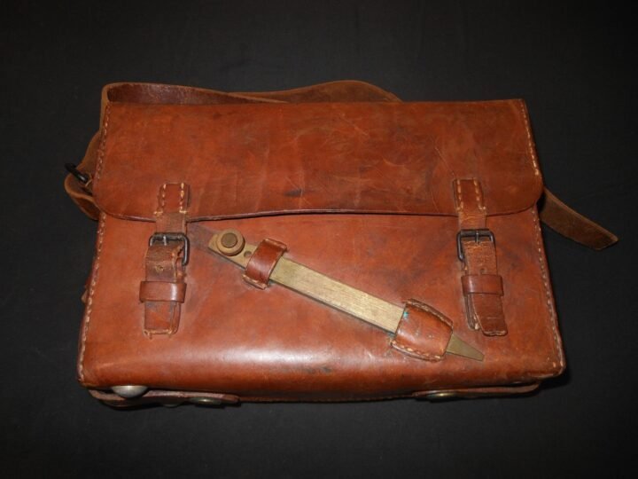 WW2 Imperial Japanese Army – TYPE 92 FIELD / TRENCH PHONE & LEATHER CASE – RARE! — image 20