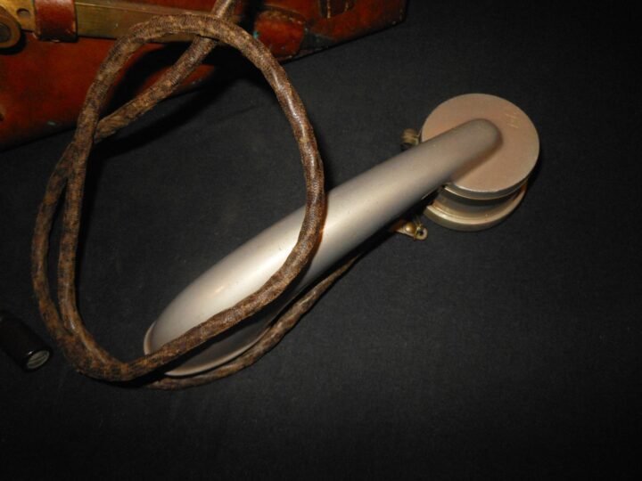 WW2 Imperial Japanese Army – TYPE 92 FIELD / TRENCH PHONE & LEATHER CASE – RARE! — image 5