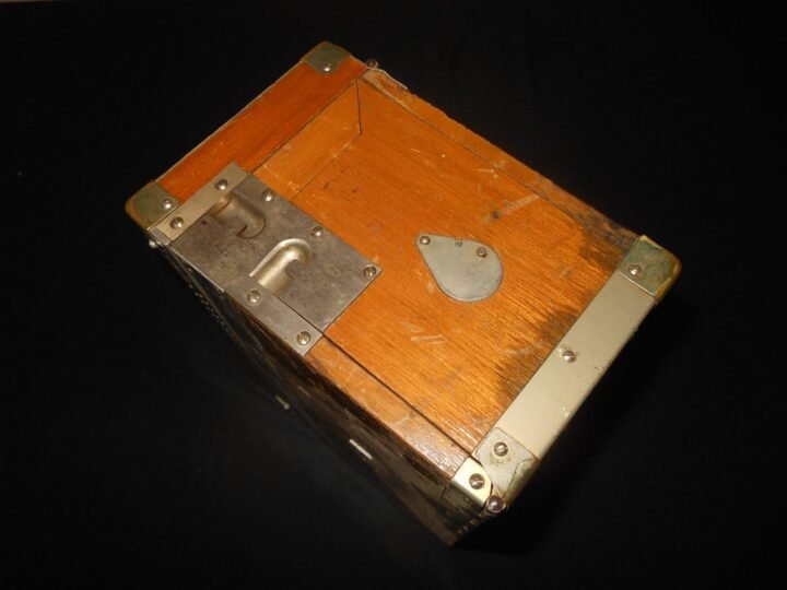 WW2 Imperial Japanese Army – TYPE 92 FIELD / TRENCH PHONE & LEATHER CASE – RARE! — image 11