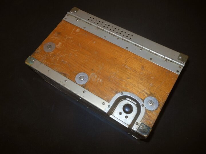 WW2 Imperial Japanese Army – TYPE 92 FIELD / TRENCH PHONE & LEATHER CASE – RARE! — image 12