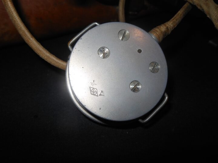 WW2 Imperial Japanese Army – TYPE 92 FIELD / TRENCH PHONE & LEATHER CASE – RARE! — image 2