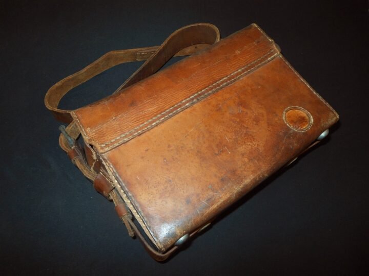 WW2 Imperial Japanese Army – TYPE 92 FIELD / TRENCH PHONE & LEATHER CASE – RARE! — image 21