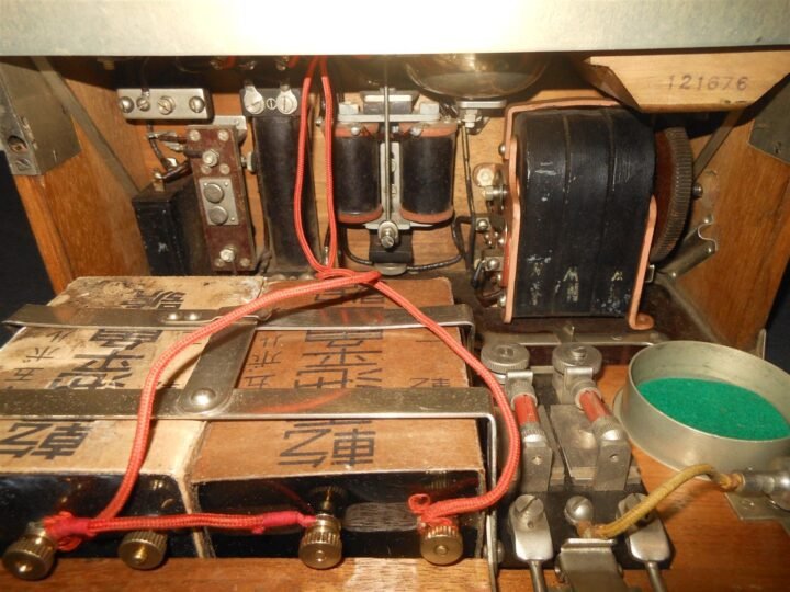 WW2 Imperial Japanese Army – TYPE 92 FIELD / TRENCH PHONE & LEATHER CASE – RARE! — image 24