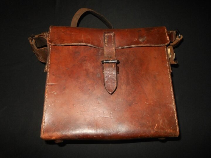 WW2 Imperial Japanese Navy – TYPE 2 TRENCH / FIELD TELEPHONE & CASE – RARE! — image 17