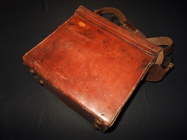 WW2 Imperial Japanese Navy – TYPE 2 TRENCH / FIELD TELEPHONE & CASE – RARE! — image 19