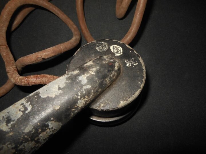 WW2 Imperial Japanese Navy – TYPE 2 TRENCH / FIELD TELEPHONE & CASE – RARE! — image 5