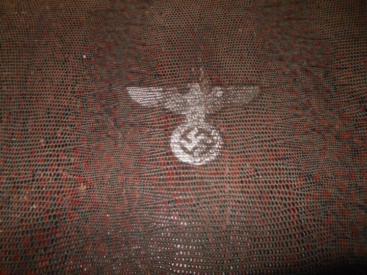 WW2 German Wehrmacht Koffergrammophon – PORTABLE RECORD PLAYER & RECORDS – VERY NICE! — image 5