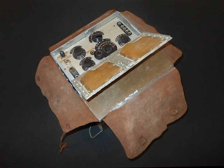 WW2 Imperial Japanese Army – TYPE 94-5 RADIO WIRELESS TRANSMITTER – VERY RARE! — image 4