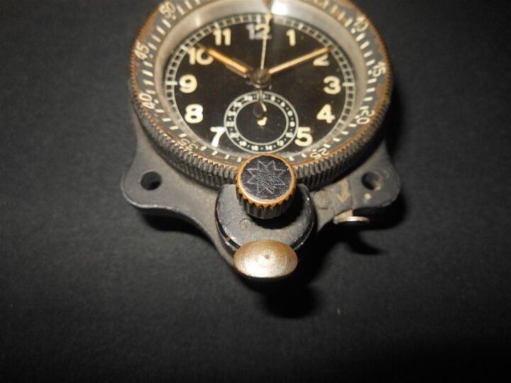 WW2 German Luftwaffe Borduhr – JUNGHANS COCKPIT CLOCK – 3rd MODEL – NICE! — image 3