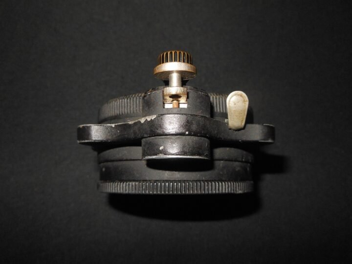 WW2 German Luftwaffe Borduhr – JUNGHANS COCKPIT CLOCK – 3rd MODEL – NICE! — image 6