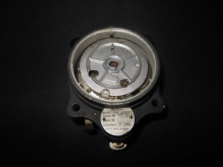 WW2 German Luftwaffe Borduhr – JUNGHANS COCKPIT CLOCK – 3rd MODEL – NICE! — image 8