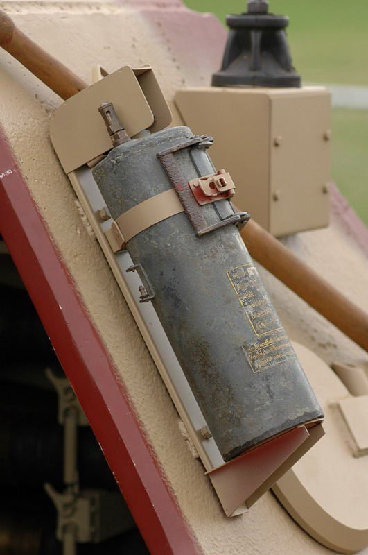 WW2 German Wehrmacht Feuerlöscher – VEHICLE MOUNTED TETRA FIRE EXTINGUISHER — image 10