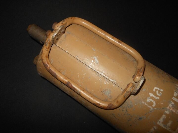 WW2 German Wehrmacht Feuerlöscher – VEHICLE MOUNTED TETRA FIRE EXTINGUISHER — image 3