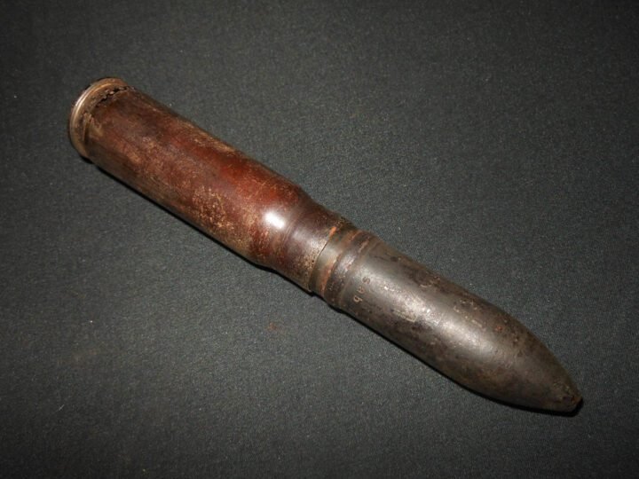 WW2 German Wehrmacht 20mm MG151 / 20 – COMPLETE ARMOR PIERCING INCENDIARY ROUND #2 – NICE! — image 3
