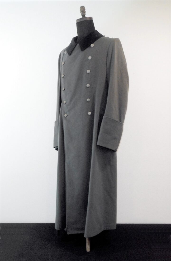 WW2 German Wehrmacht Mantel – M35 OFFICER ARMY GREATCOAT – DOUBLE BREASTED – NAMED – BEAUTIFUL! — image 3