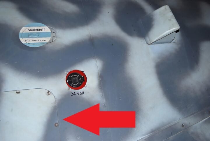 WW2 German Luftwaffe Wartungklappe – MAINTENANCE HATCH – Me110 C – W.Nr. 3063 — image 13