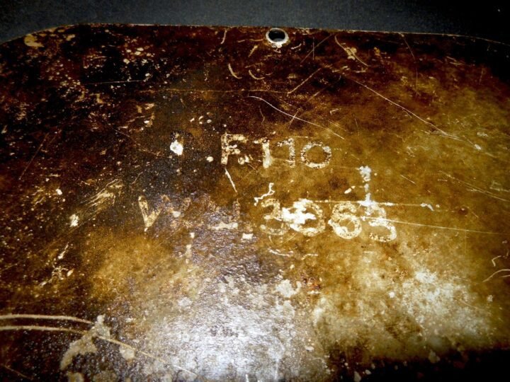 WW2 German Luftwaffe Wartungklappe – MAINTENANCE HATCH – Me110 C – W.Nr. 3063 — image 3