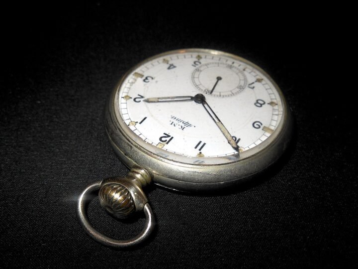 WW2 German Kriegsmarine Taschenuhr – KM MARKED POCKET WATCH – ALPINA – VERY NICE — image 4