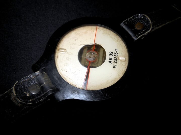 WW2 German Luftwaffe AK39 Wrist Compass – Fl. 23235-1 – 2nd Model – VERY NICE! — image 6